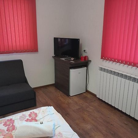 Къща За Гости Романс Yagodina Bagian luar foto