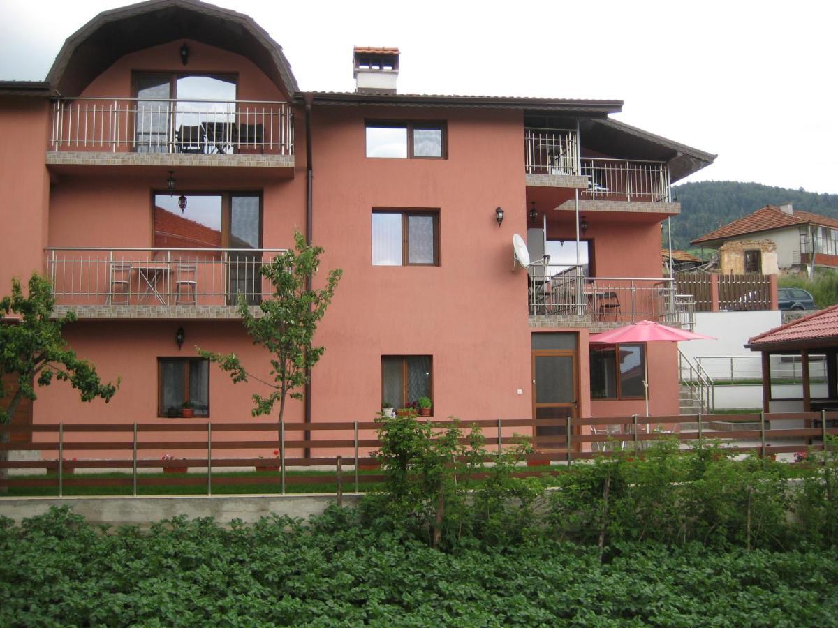 Къща За Гости Романс Yagodina Bagian luar foto