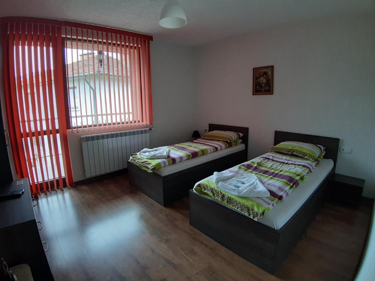 Къща За Гости Романс Yagodina Bagian luar foto