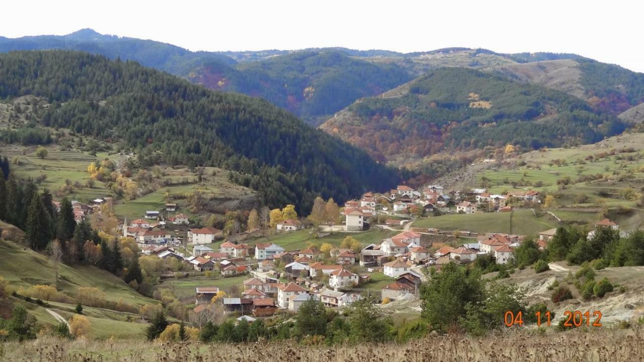 Къща За Гости Романс Yagodina Bagian luar foto